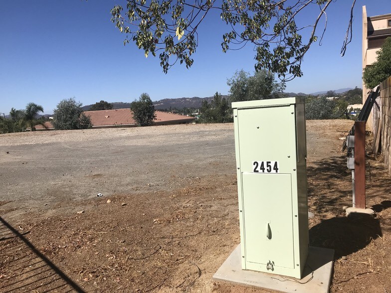 More Photos Of 2458 Auto Park Way, Escondido Land For Lease