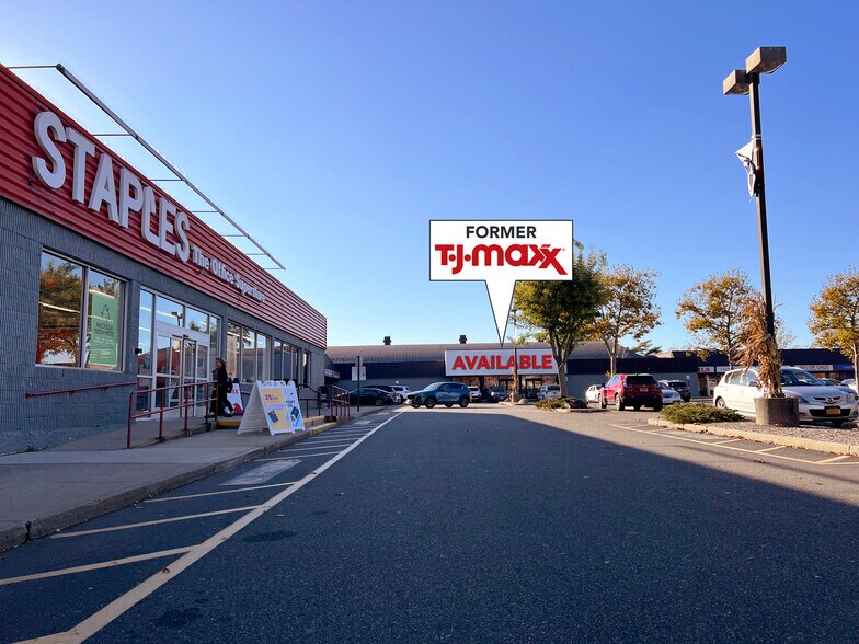 Primary Photo Of 410-442 S Oyster Bay Rd, Hicksville Freestanding For Lease