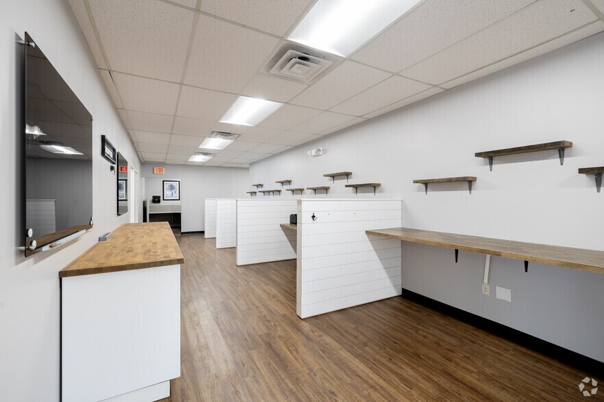 More Photos Of 21-00 State Route 208, Fair Lawn Office For Lease