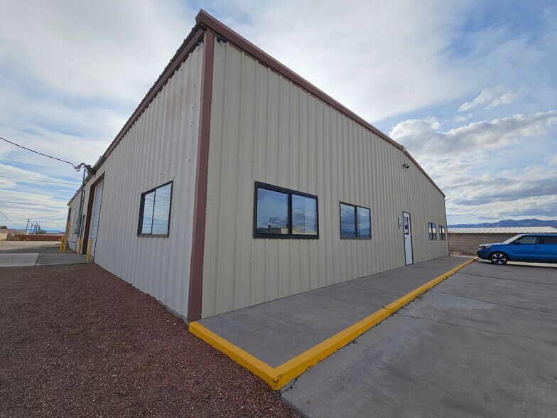 More Photos Of 1470 E Gardena Rd, Fort Mohave Flex For Lease