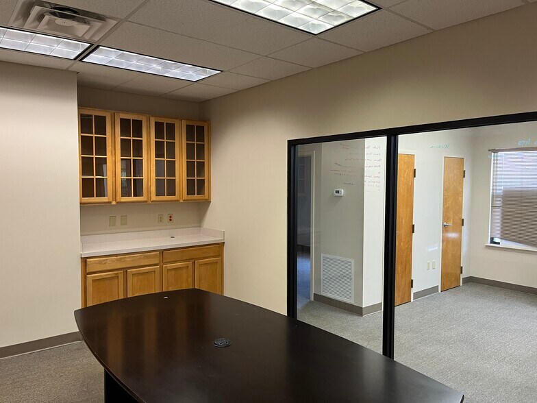 More Photos Of 3956 Sunbeam Rd, Jacksonville Medical For Lease