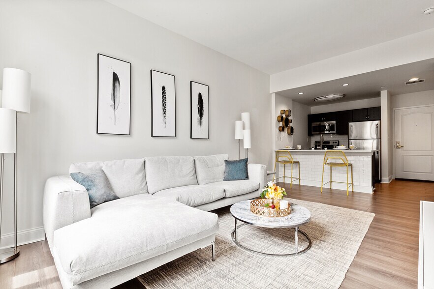 More Photos Of 400 Walnut St, Philadelphia Multifamily For Sale