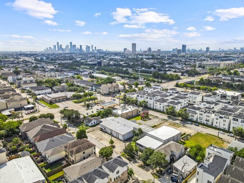 More Photos Of 5414 Larkin St, Houston Warehouse For Sale