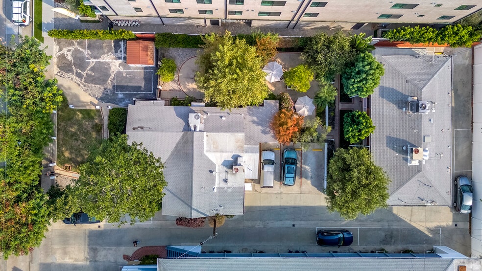 More Photos Of 10814-10818 Blix St, West Toluca Lake Apartments For Sale