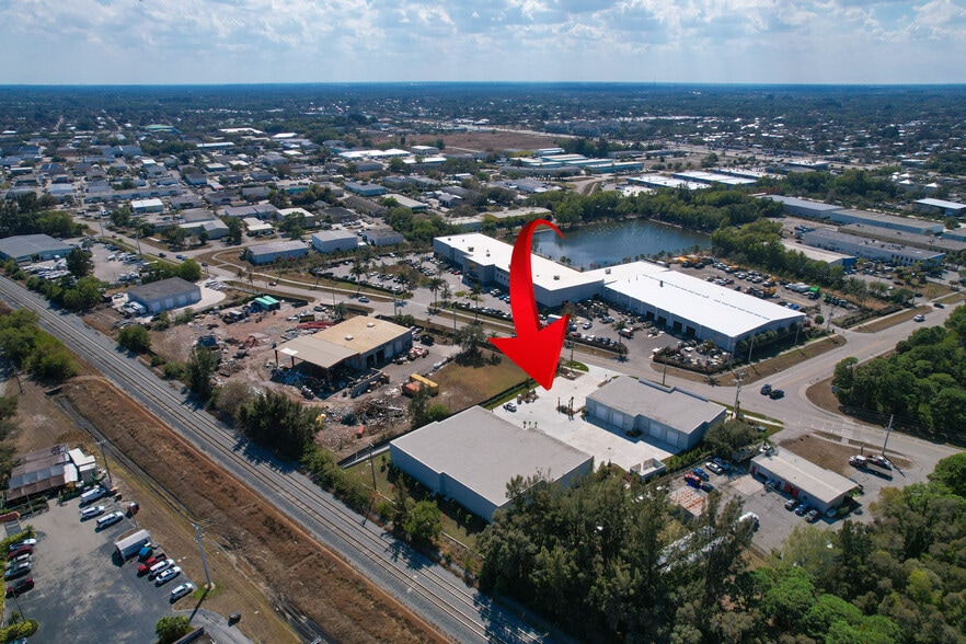 More Photos Of 3931 SE Commerce Ave, Stuart Warehouse For Lease