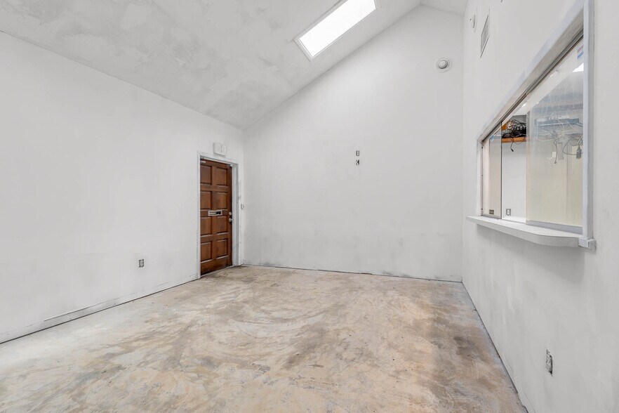 More Photos Of 2306 Lee Rd, Winter Park Medical For Lease