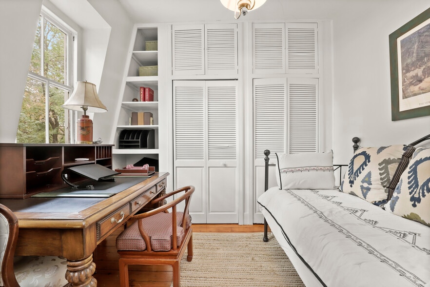 More Photos Of 47 Hollow Tree Ridge Rd, Darien Apartments For Sale