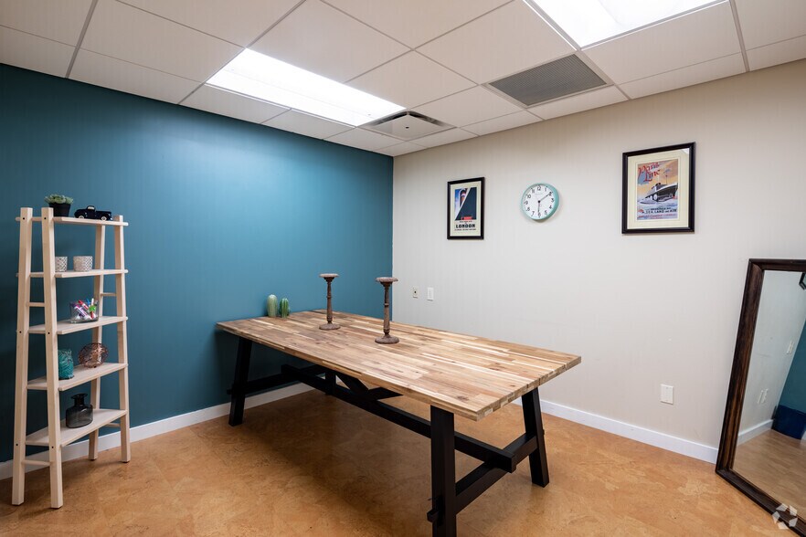 More Photos Of 2440 Sandy Plains Rd, Marietta Office For Lease