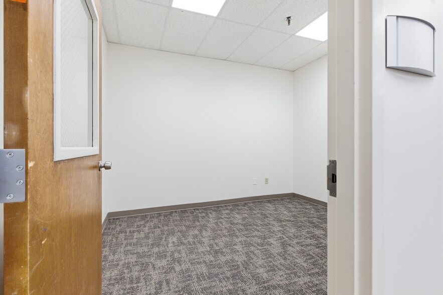 More Photos Of 104-176 Cude Ln, Madison Medical For Lease