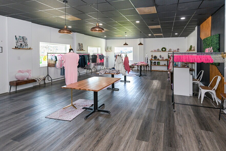 More Photos Of 806 Washington St W, Fayetteville General Retail For Sale