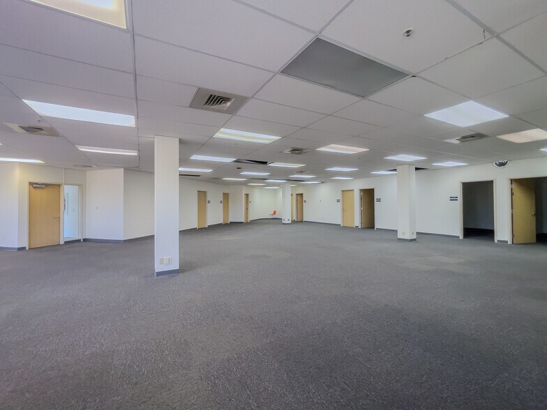 More Photos Of 2425 Stevens Center Pl, Richland Office For Lease