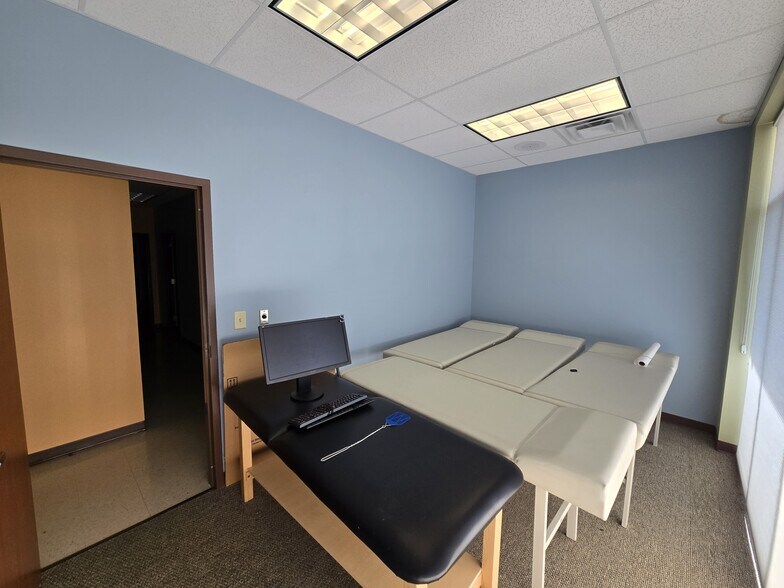 More Photos Of 1318 Euclid Ave, Bristol Freestanding For Lease