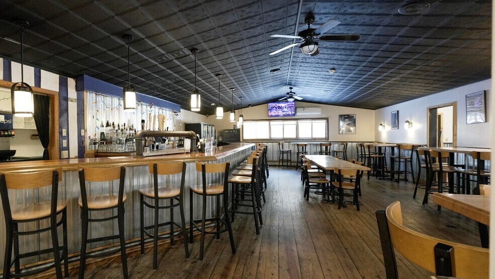 More Photos Of 697 Bear Swamp Rd, Peru General Retail For Sale