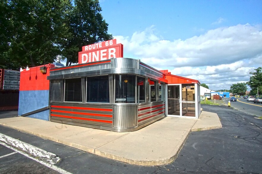 Primary Photo Of 950 Bay St, Springfield Restaurant For Sale