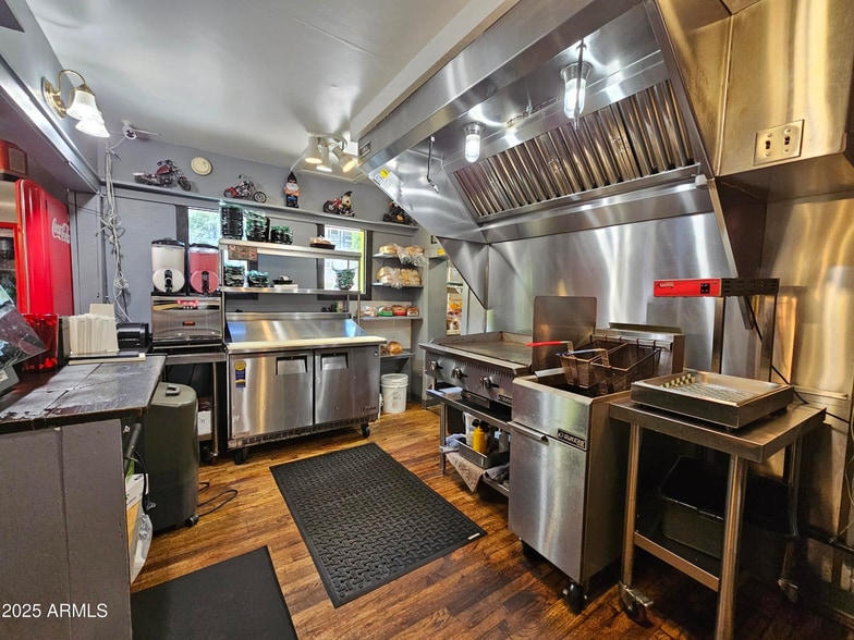 More Photos Of 105 Tombstone Cyn, Bisbee Restaurant For Sale