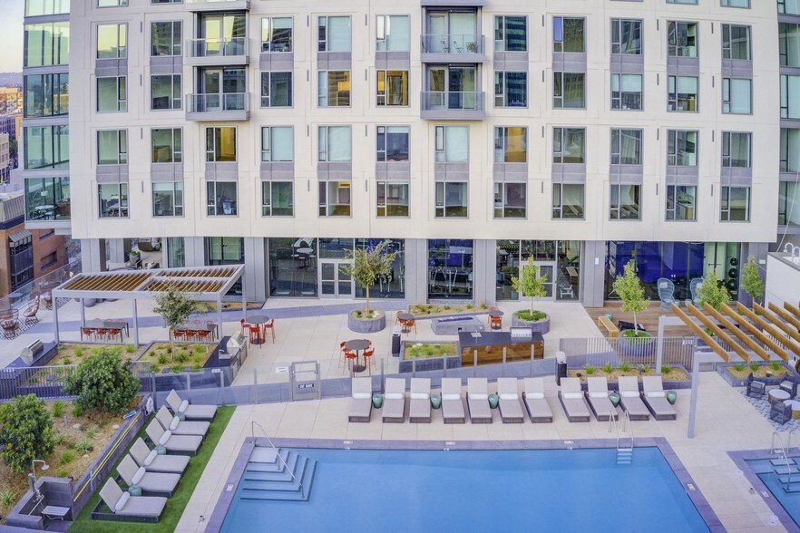 More Photos Of 1640 Broadway, Oakland Apartments For Lease