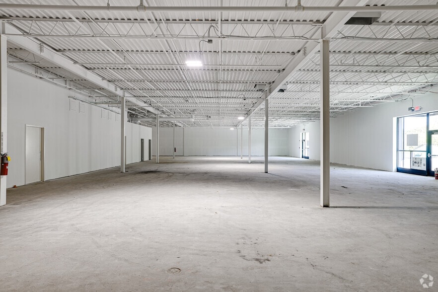 More Photos Of 1 Electronics Dr, Hamilton Warehouse For Lease