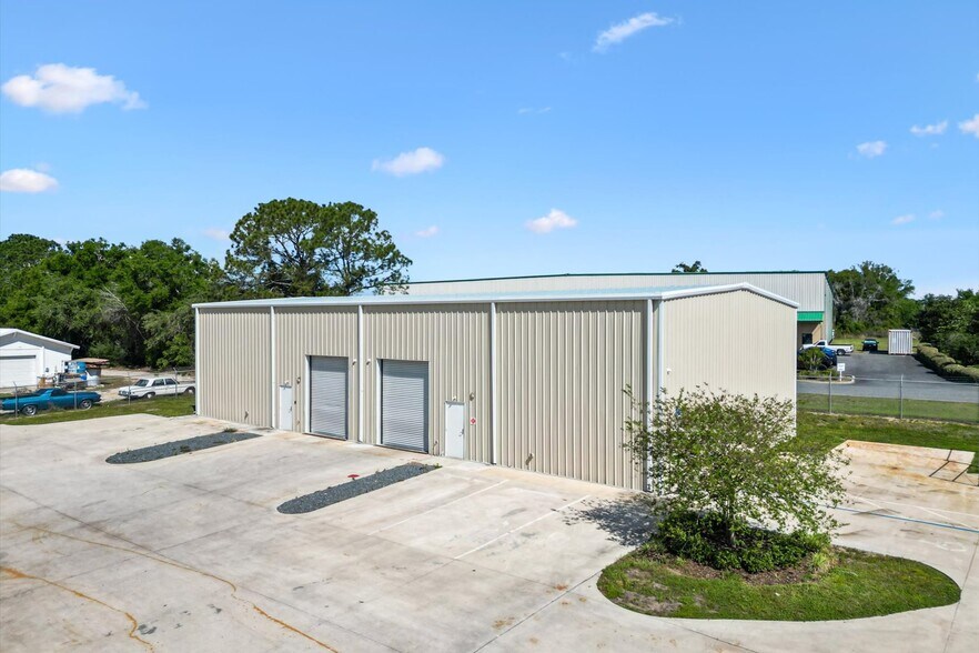 More Photos Of 1818 Greenleaf Ln, Leesburg Warehouse For Lease