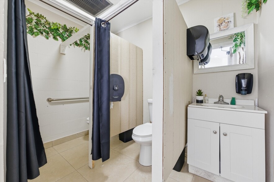 More Photos Of 6104 Polk Ave, Lakeland Religious Facility For Sale