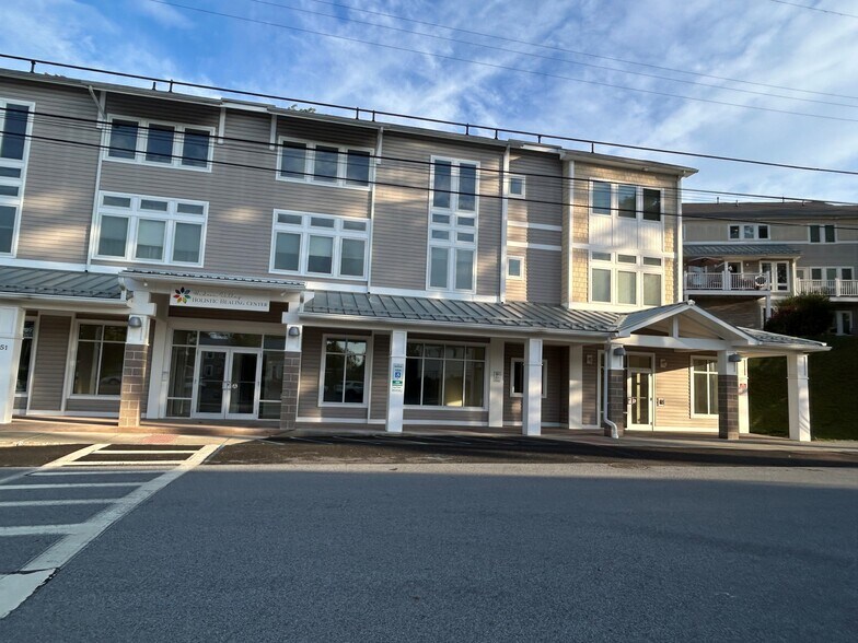 Primary Photo Of Van Wagner Place, Poughkeepsie Apartments For Lease