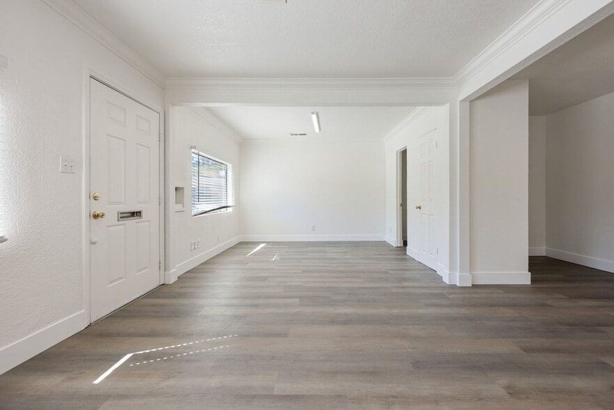 More Photos Of 1015-1017 El Cajon Blvd, El Cajon Office For Lease