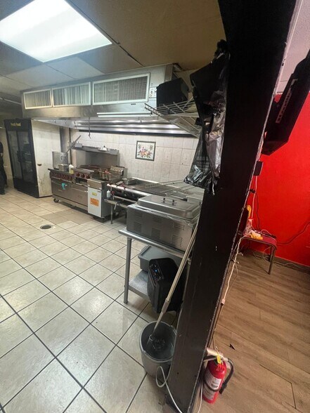 More Photos Of 3124 Strong Ave, Kansas City Restaurant For Sale