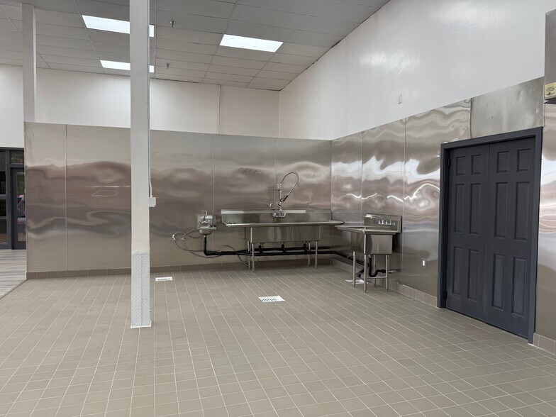 More Photos Of 1933 E Gage Ave, Los Angeles Storefront Retail Office For Lease