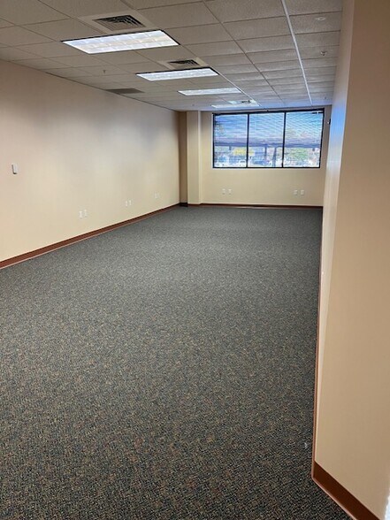 More Photos Of 8871 Ridgeline Blvd, Highlands Ranch Office For Lease