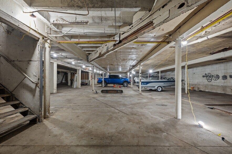 More Photos Of 500 Washington St, Coloma Manufacturing For Lease