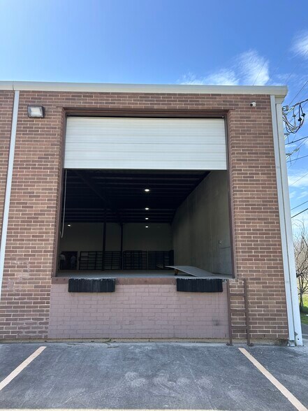 More Photos Of 4901 Whirlwind Dr, San Antonio Warehouse For Lease