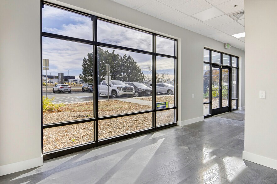 More Photos Of 3155 Chambers Rd, Aurora Flex For Lease