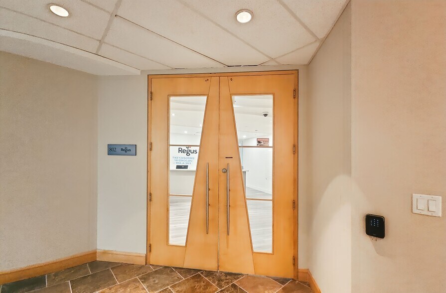 More Photos Of 125 Commerce Valley Dr W, Markham Coworking Space