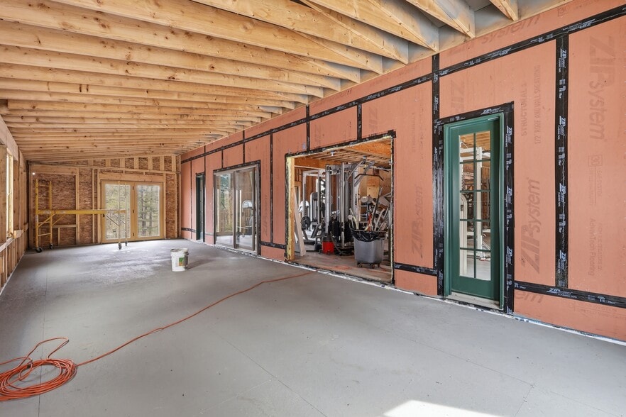 More Photos Of 1420 N High St, Bridgton Apartments For Sale