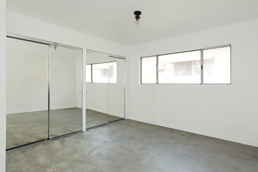 More Photos Of 146 N Vendome St, Los Angeles Apartments For Sale
