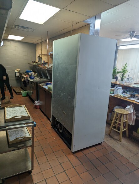 More Photos Of 4800-4816 Navy Rd, Millington Unknown For Lease