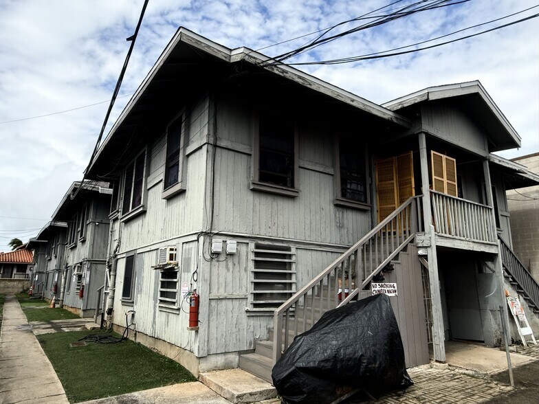 More Photos Of 946 Winant St, Honolulu Apartments For Sale