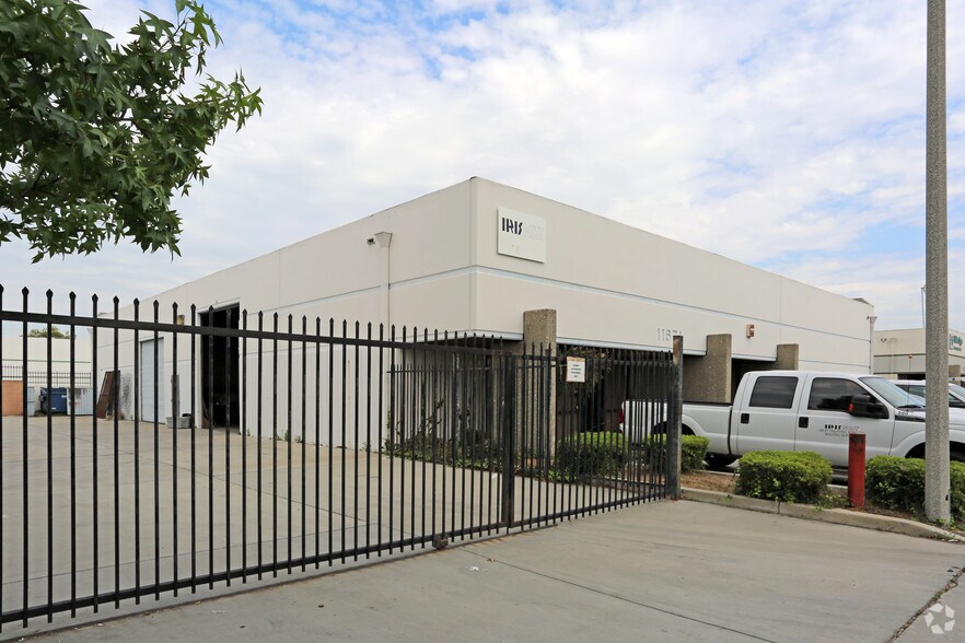 More Photos Of 11671 Seaboard Cir, Stanton Manufacturing For Lease
