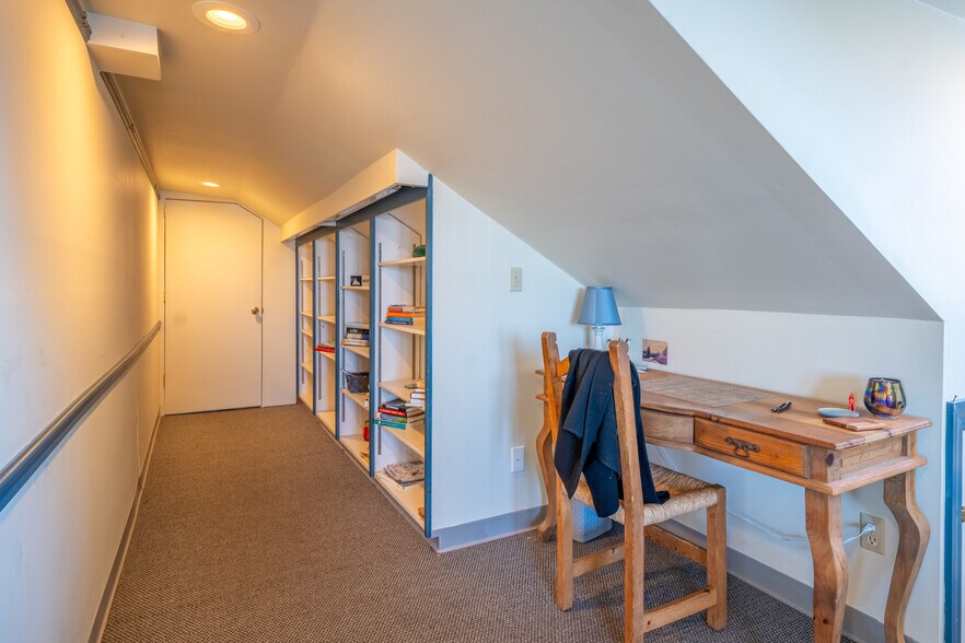 More Photos Of 47 Water St, Mystic Marina For Sale