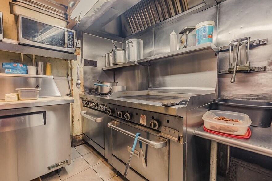 More Photos Of 1 William St, Hagaman Restaurant For Sale