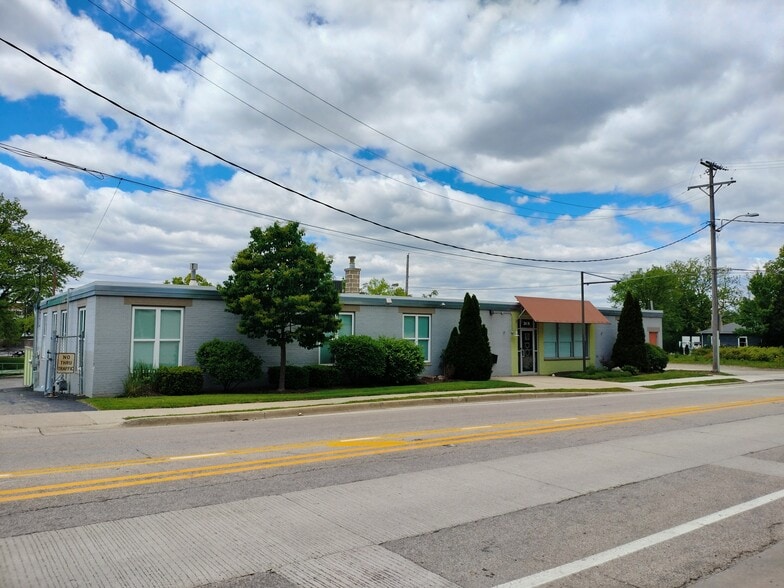 More Photos Of 34 N Bennett St, Geneva Office For Lease