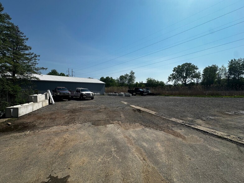 More Photos Of 7704 Maltlage Dr, Bayberry Flex For Sale