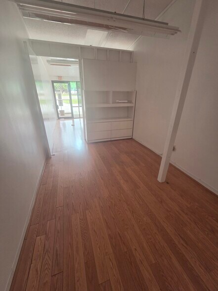 More Photos Of 7410 Boulevard 26, Richland Hills Self Storage For Lease