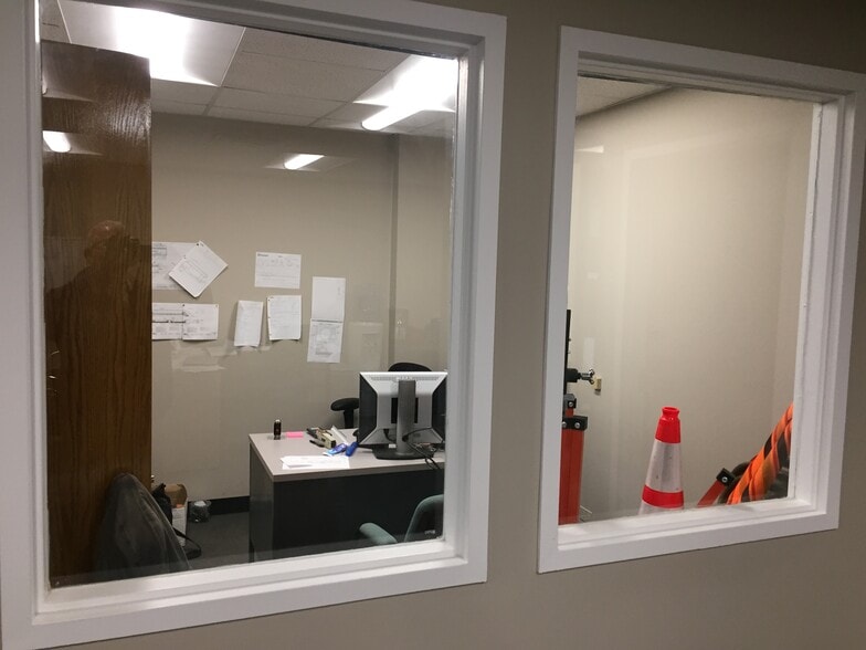 More Photos Of 1665-1695 Elk Blvd, Des Plaines Office For Lease