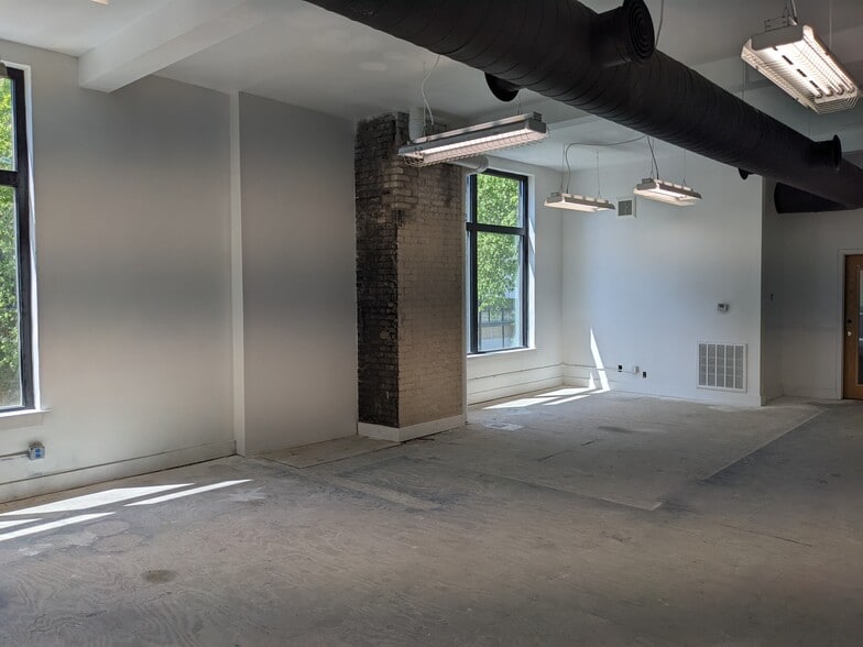 More Photos Of 2201-2209 N Dr. Martin Luther King Jr Dr, Milwaukee Loft Creative Space For Lease