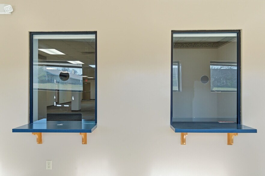 More Photos Of 1612 N Osteopathy, Kirksville Office For Sale