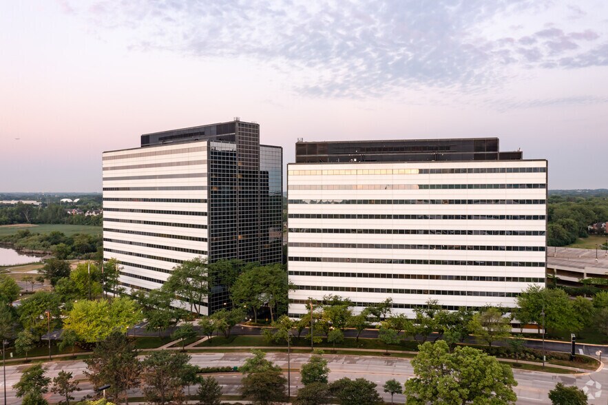 More Photos Of 150 N Martingale Rd, Schaumburg Unknown For Lease