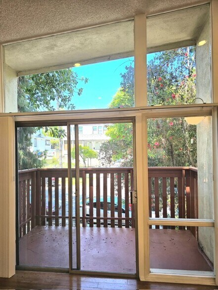 More Photos Of 4208 Russell Ave, Los Angeles Apartments For Sale