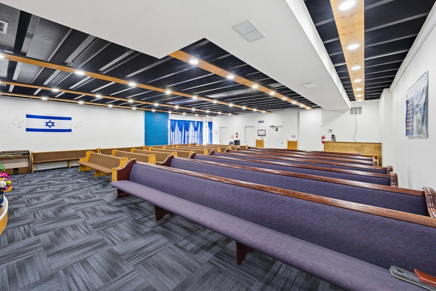 More Photos Of 2060 Brentnell Ave, Columbus Freestanding For Sale