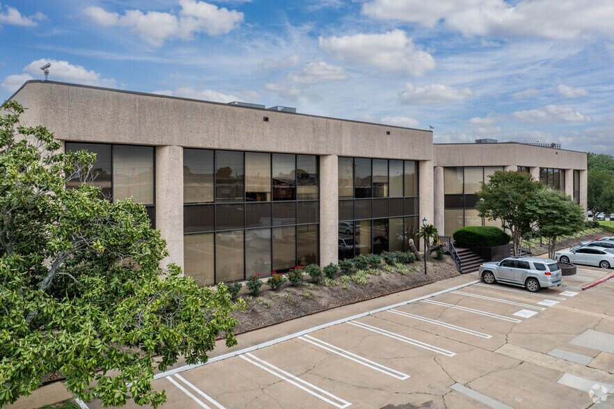 More Photos Of 7211 Regency Square Blvd, Houston Office For Lease