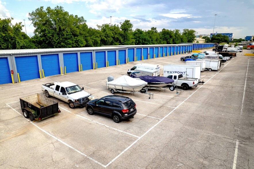 More Photos Of 5256 W Us-290, Austin Self Storage For Lease